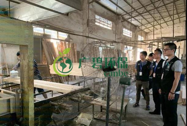 佛市生態(tài)環(huán)境局順德分局副局長唐菠帶隊(duì)開展村級(jí)工業(yè)園環(huán)保執(zhí)法(圖3)